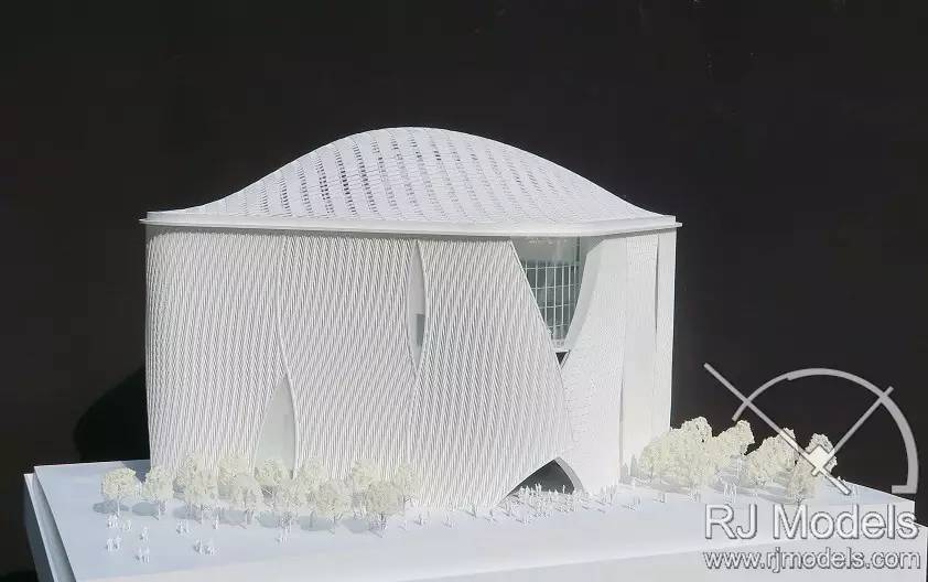 ▲戲曲中心概念模型的白色外立觀的整體照。