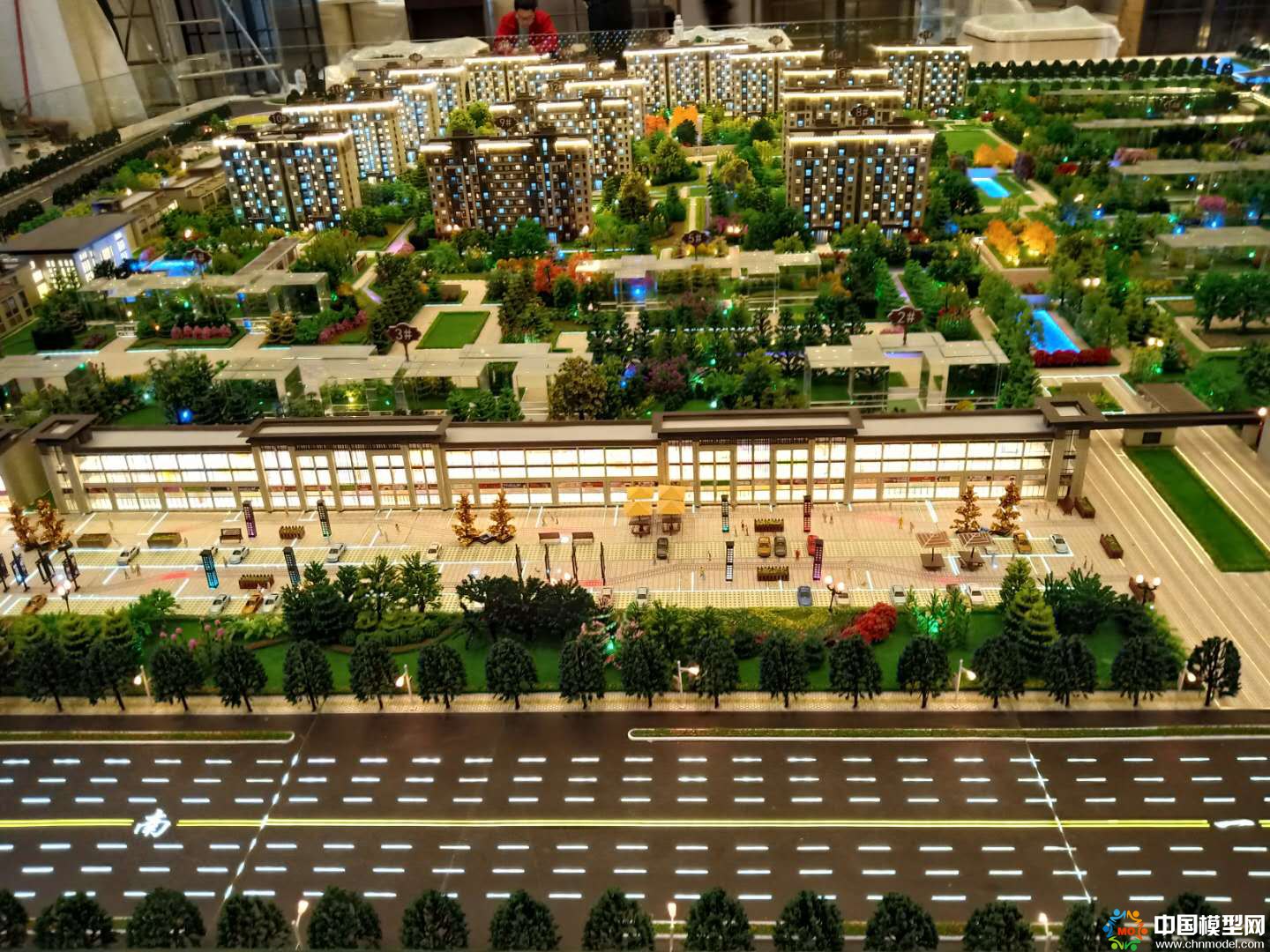 樓盤沙盤模型制作、別墅沙盤模型制作、城市規劃沙盤制作、建筑模型設計制作、工業模型設計制作、數字多媒體沙盤制作